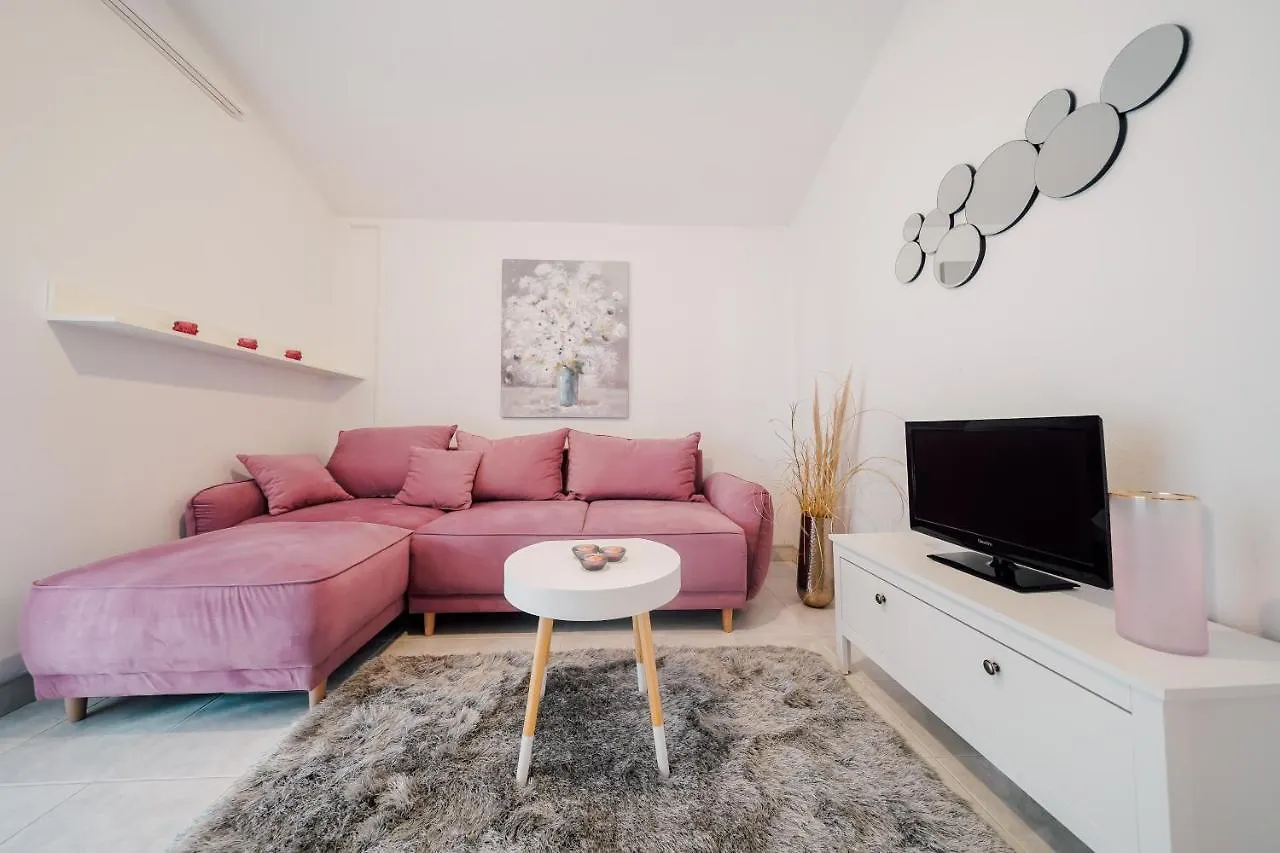 Apartment 3, Own Swimming Pool, Sea View 0*, Ljubac (Zadar)