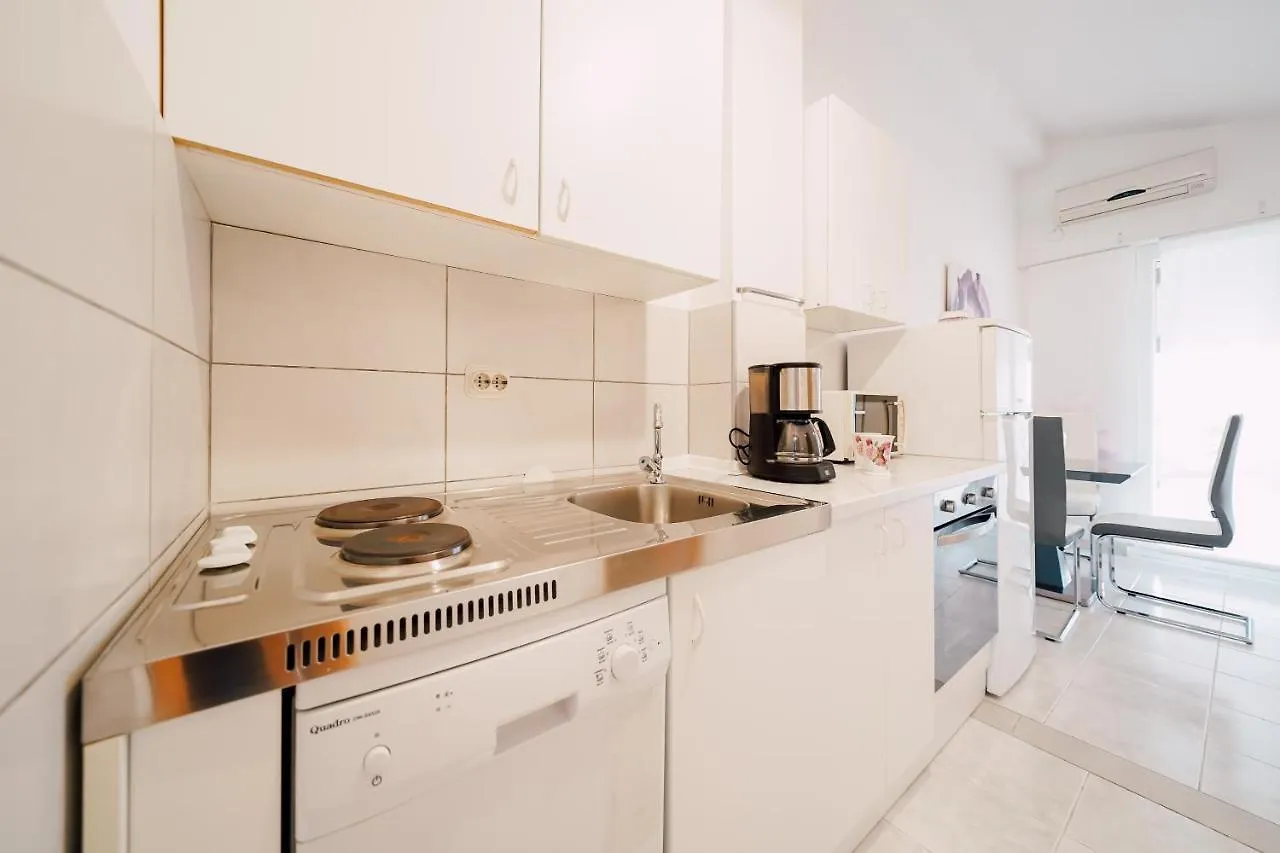 Apartment 3, Own Swimming Pool, Sea View  Ljubac (Zadar)